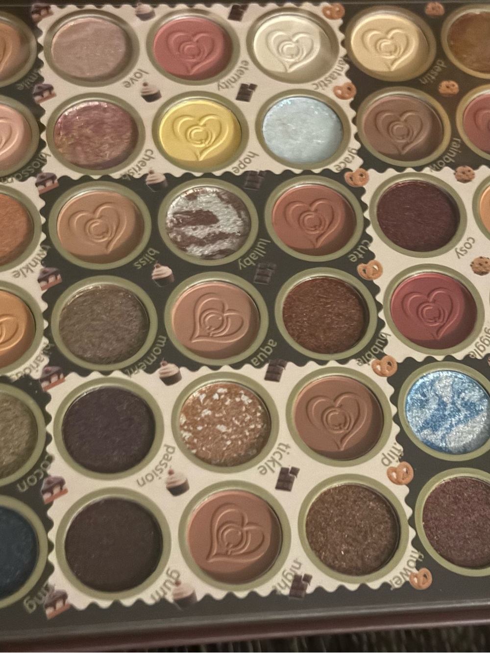 Multishade Eyeshadow Palette — Warm & Cool Neutrals with Pops of Blue and Yellow